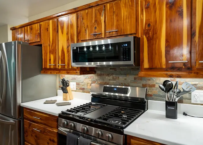 Ouray Riverside Resort - Inn & Cabins