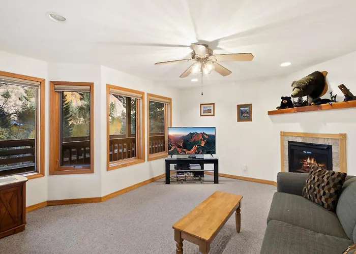 1494Oak Cliff Top Condo